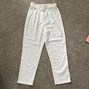 High waisted belted white pants; small